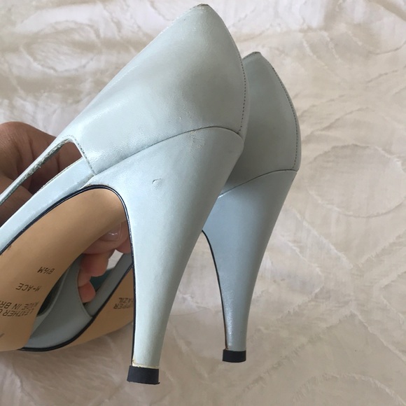 💙HOST PICK!💙 Vintage leather heels with cutouts in pastel mint - Picture 5 of 6